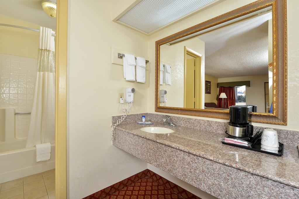 Americas Best Value Inn - Brookhaven Buitenkant foto