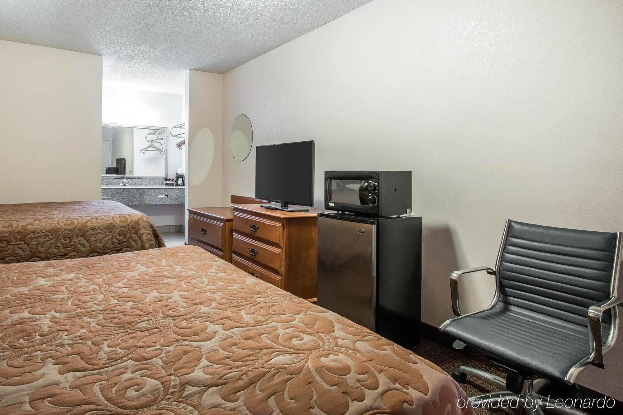 Americas Best Value Inn - Brookhaven Buitenkant foto