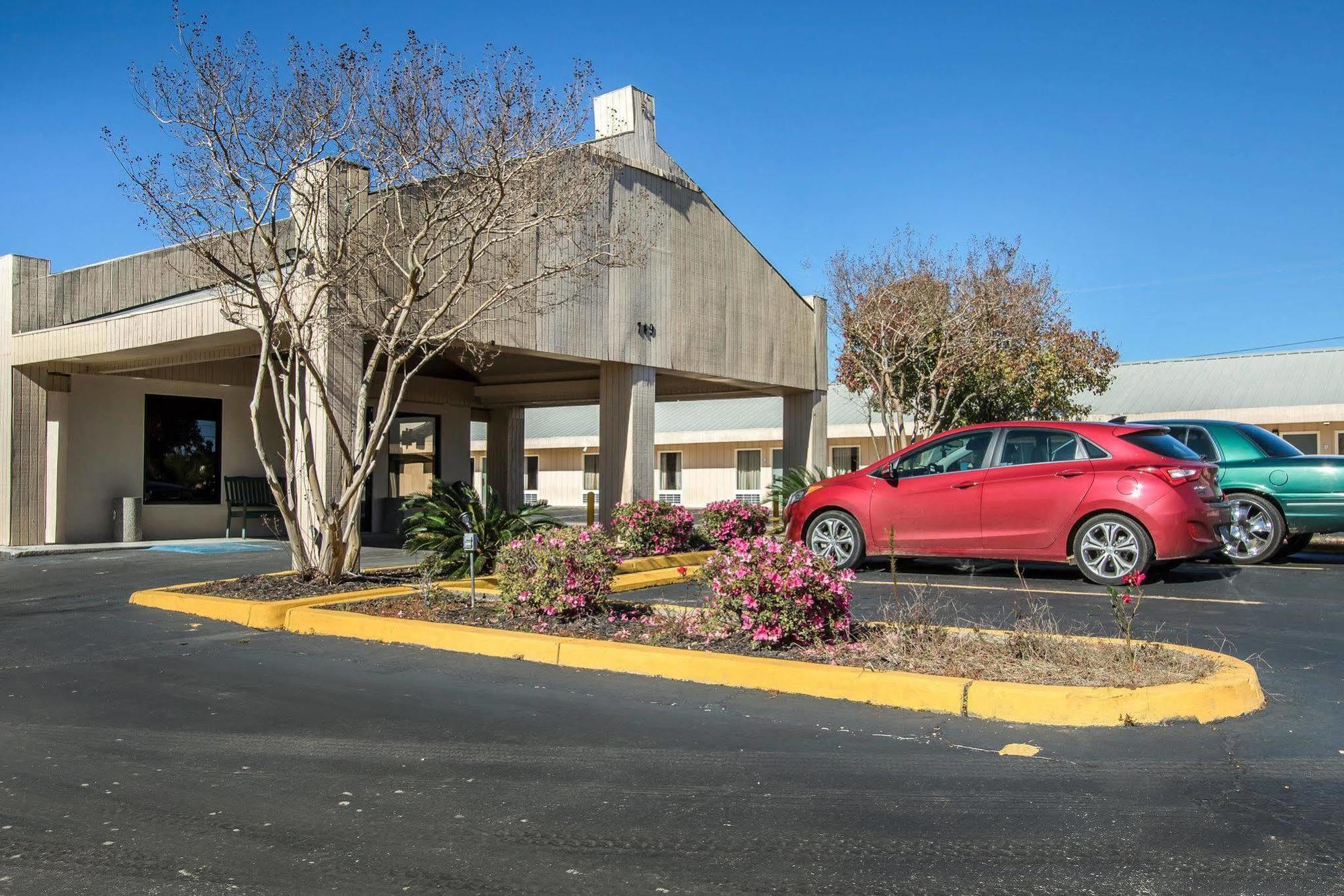 Americas Best Value Inn - Brookhaven Buitenkant foto