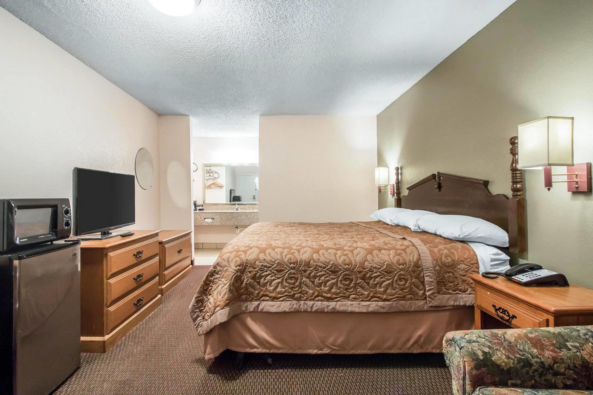 Americas Best Value Inn - Brookhaven Buitenkant foto